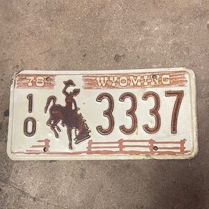 Vintage Wyoming License Plate Home Accent